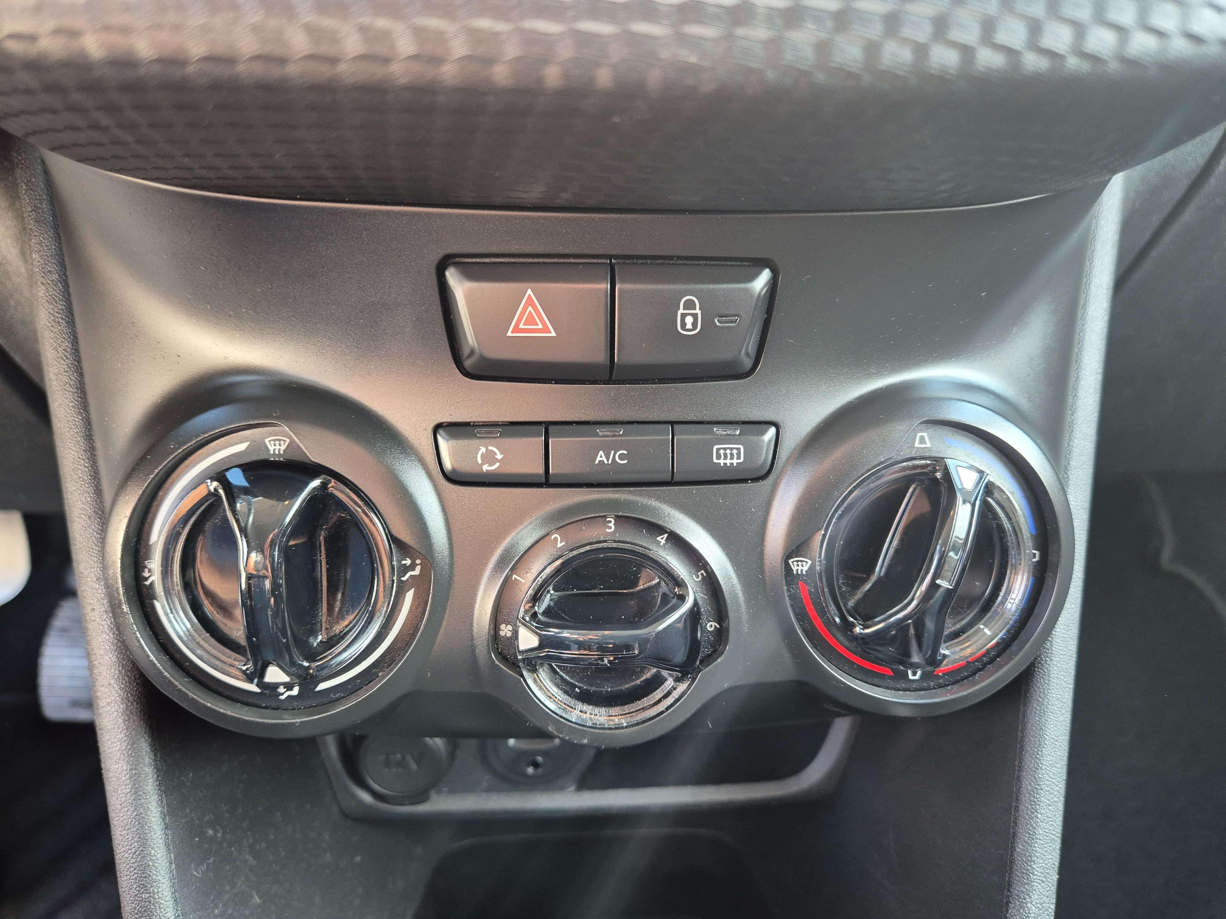 Peugeot 2008 1.6 BlueHDi Active//GPS//CLIM//USB/GARANTIE 12M