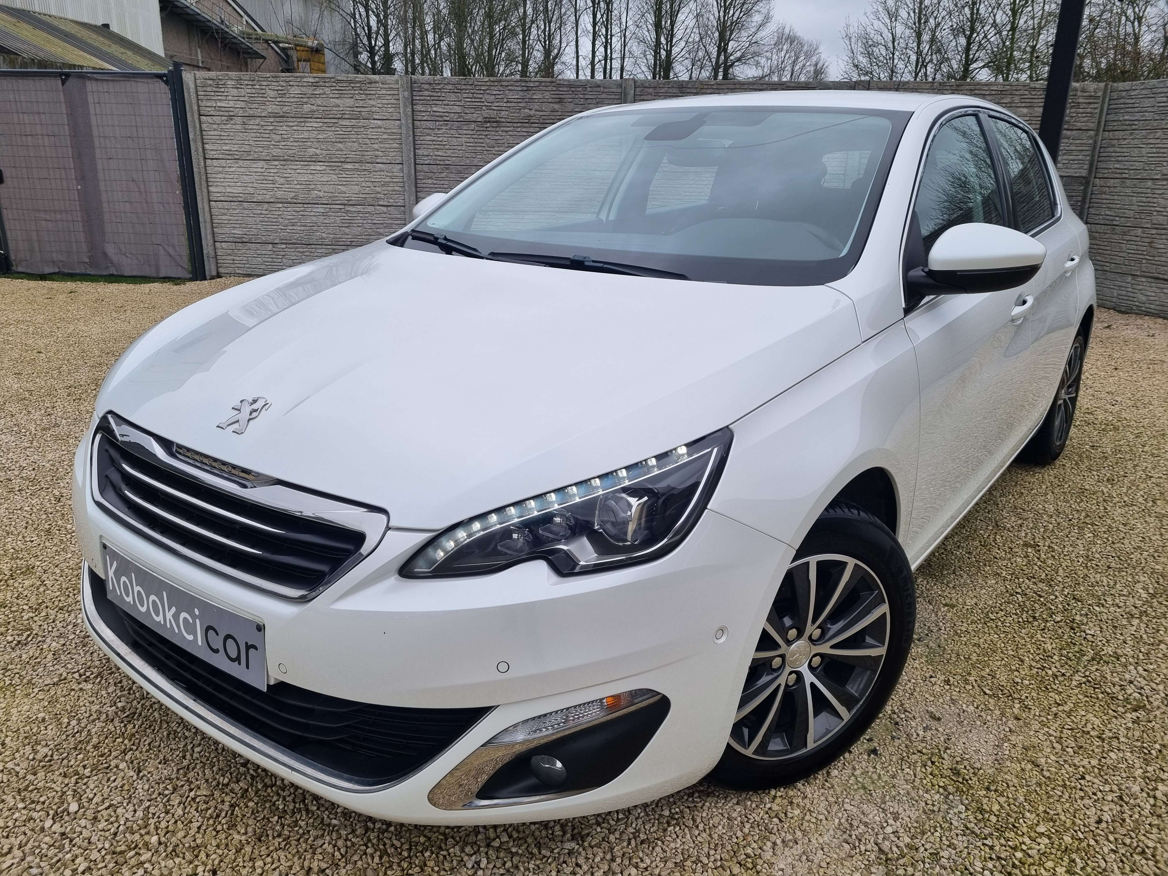 Peugeot 308 1.2 // Allure //CARNET//GPS//CAMERA//GARANTIE 12M