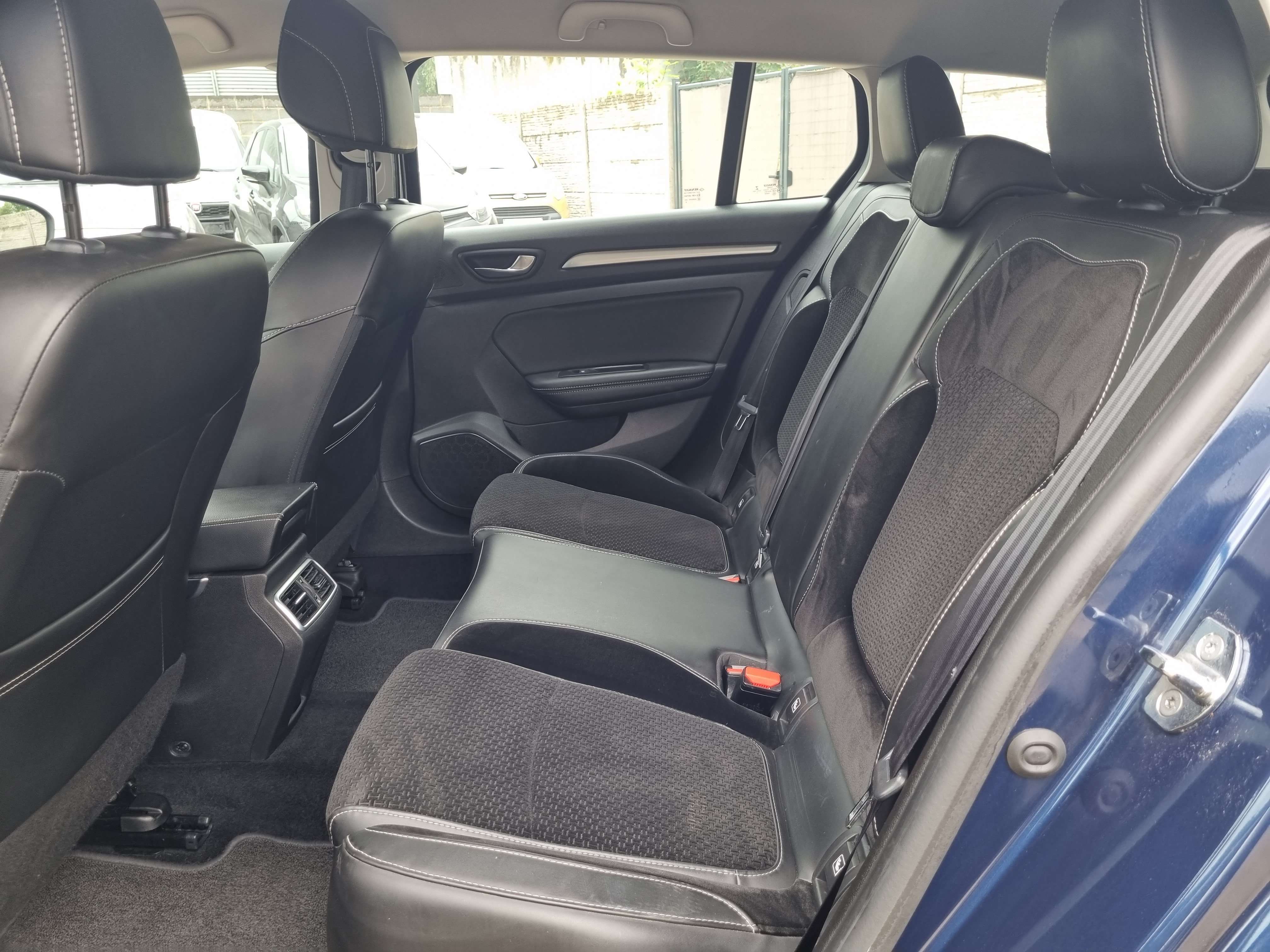 Renault Megane 1.2 TCe  Limited//57.000 KM//CARPLAY/GARANTIE 12M