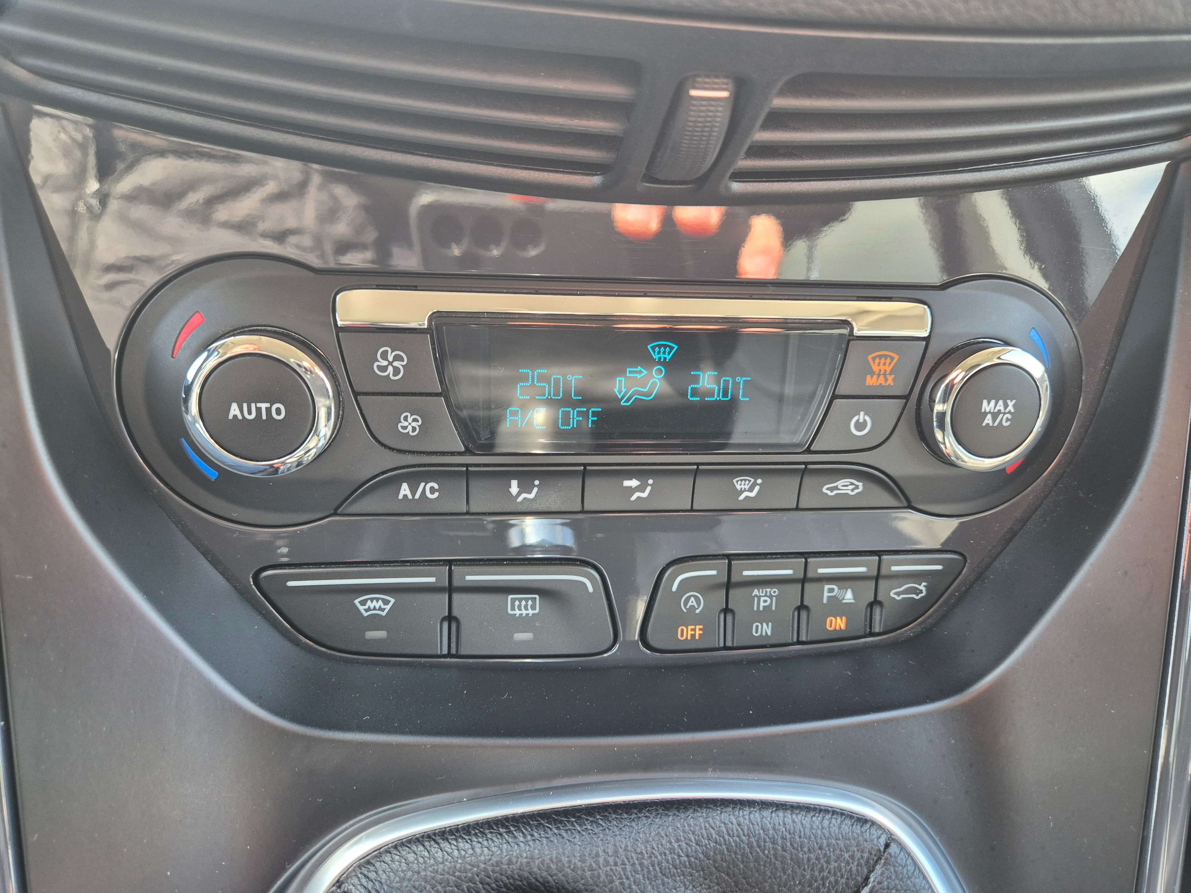 Ford Kuga 2.0 TDCi AWD Titanium// FULL CARNET//GARANTIE 12M