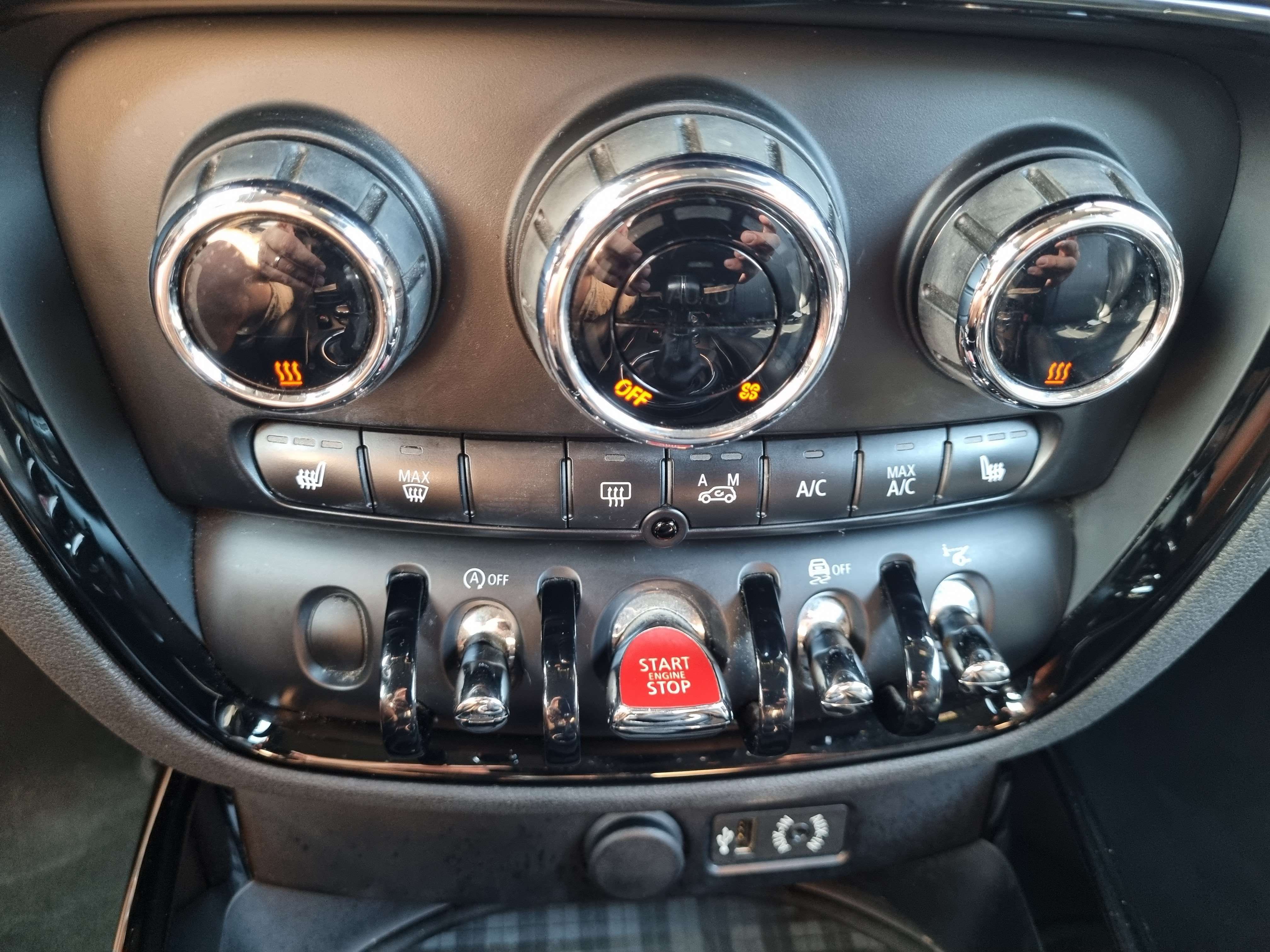 MINI Cooper D Clubman 2.0//CARNET//GPS//XENON//USB//CLIM/CUIR/GARANTIE