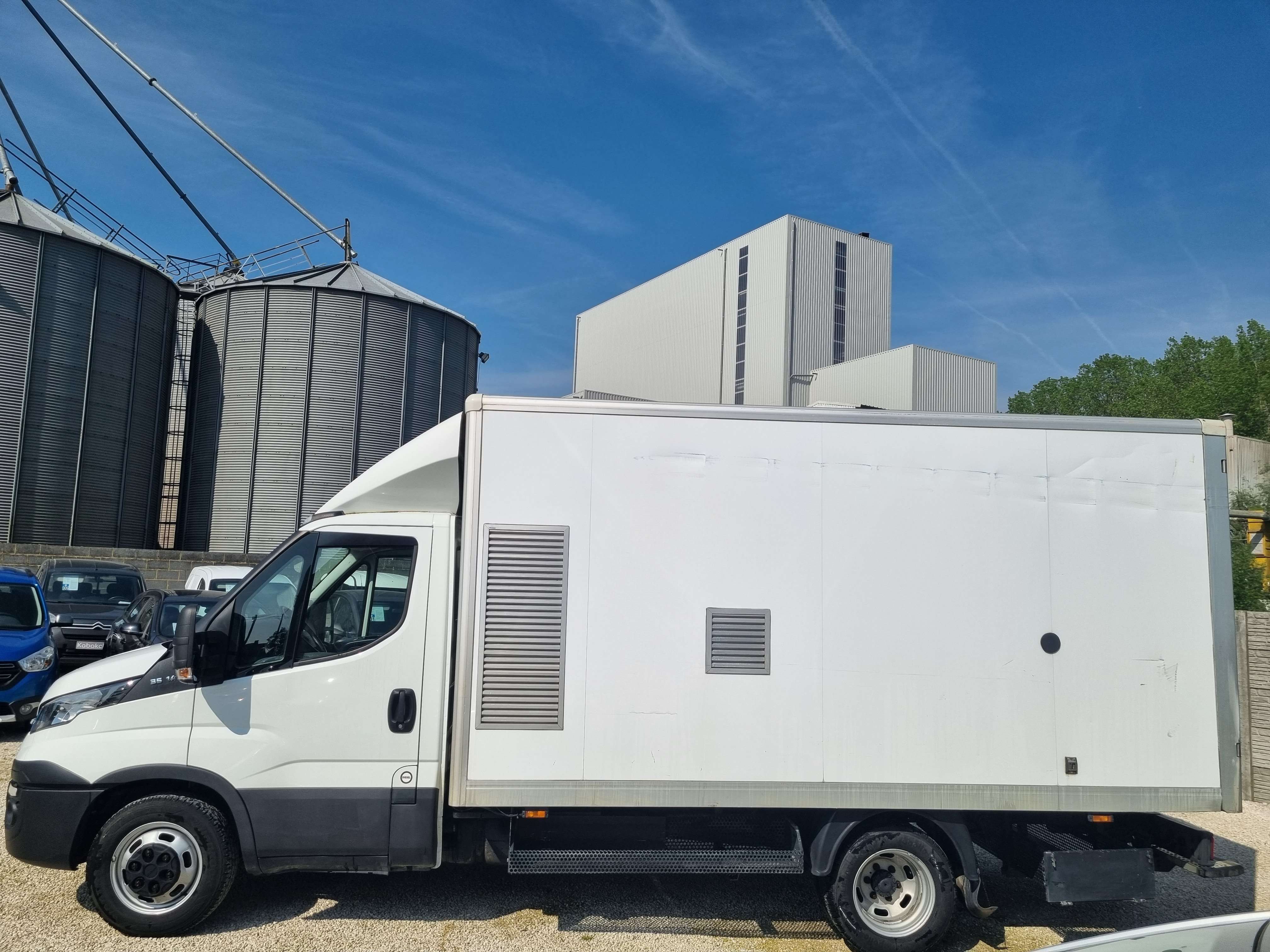 Iveco Daily FOURGON CAISSE /ROUE JUMELEE//GPS//USB//CRUISE//
