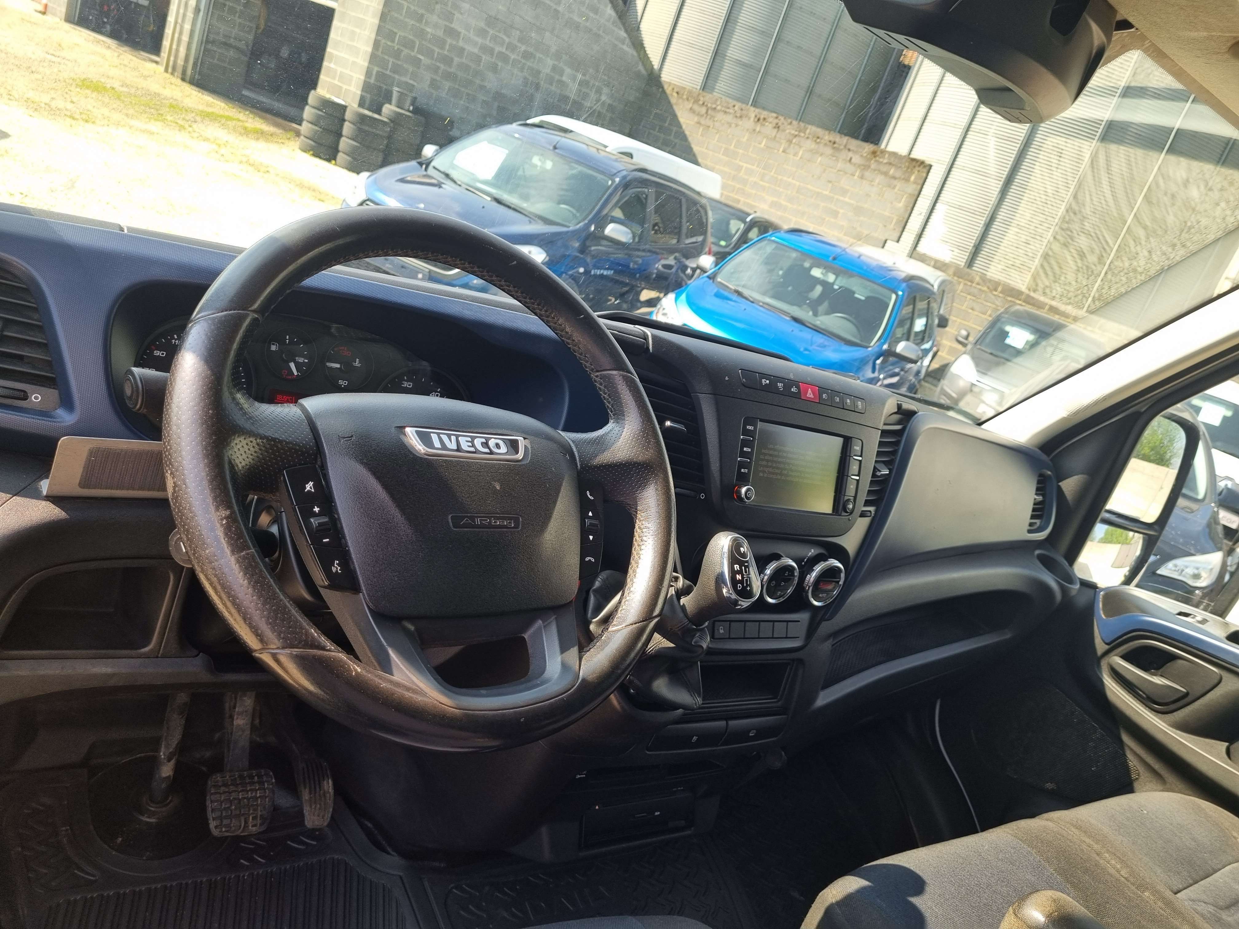 Iveco Daily FOURGON CAISSE /ROUE JUMELEE//GPS//USB//CRUISE//