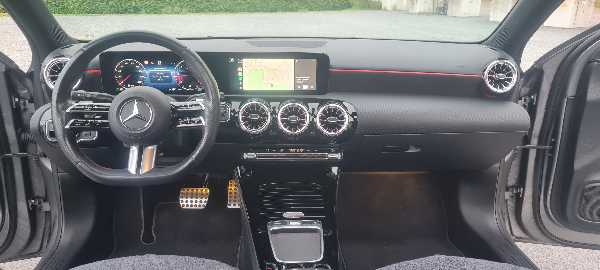 Mercedes-Benz Classe A IV BERLINE 200 D AMG LINE 8G-DCT