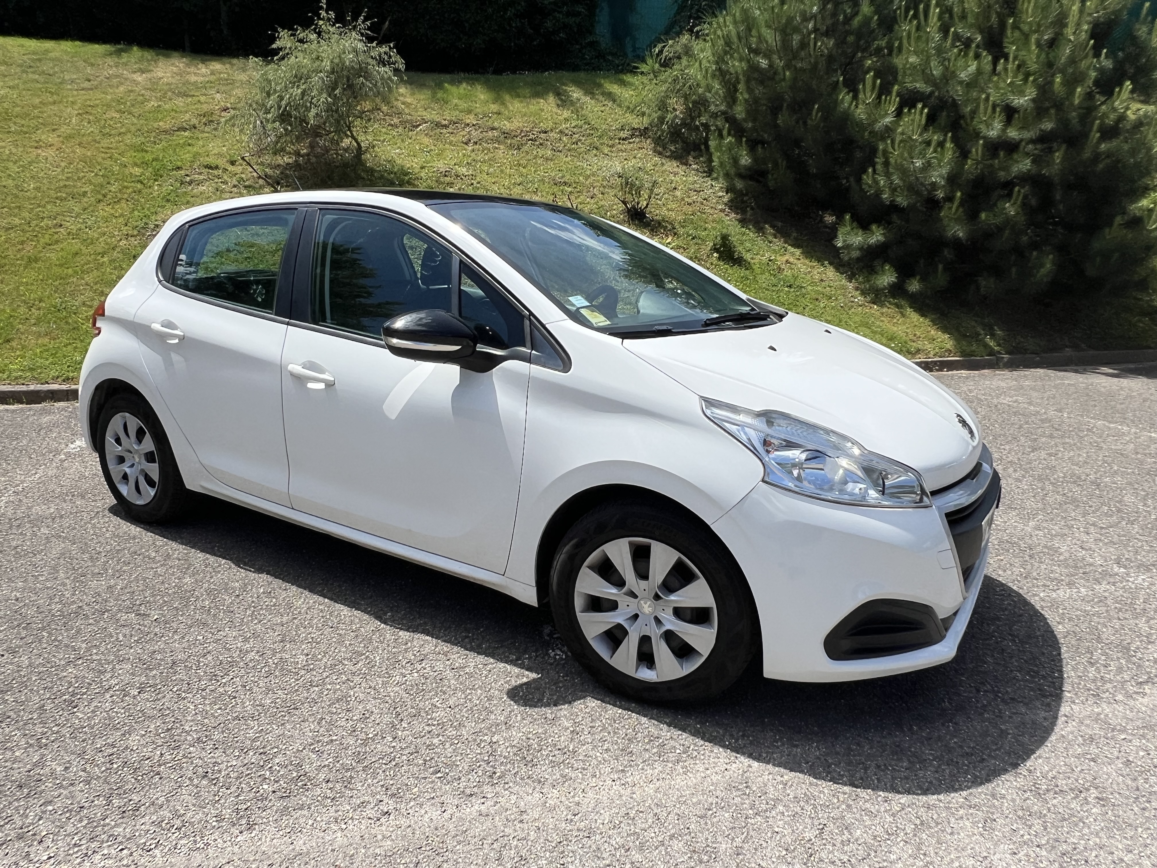 Peugeot 208 (2) 1.6 BLUEHDI 75 S&amp;S ACTIVE BUSINESS 5P