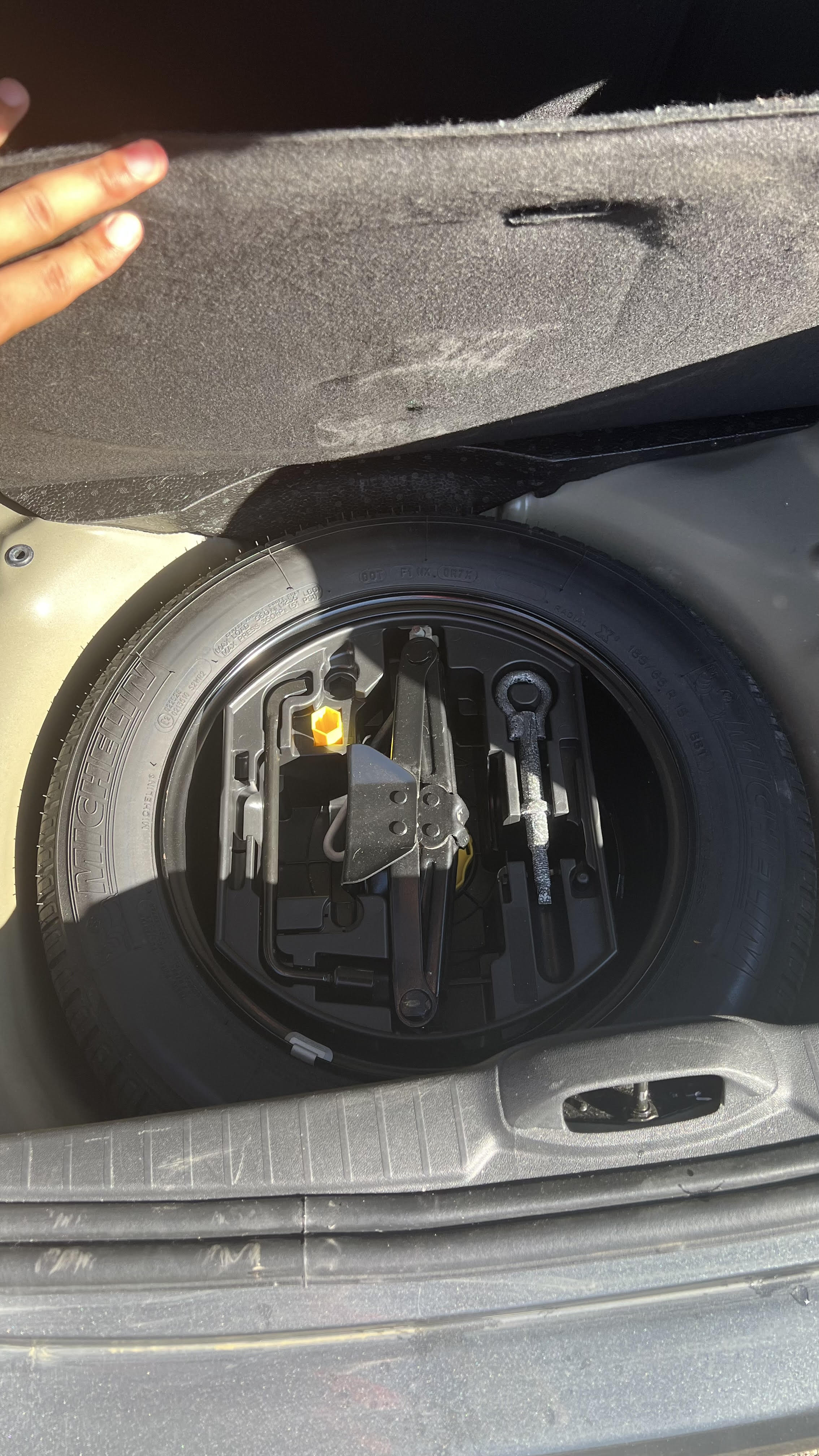 Peugeot 208 (2) 1.2 PURETECH 82 STYLE 5P
