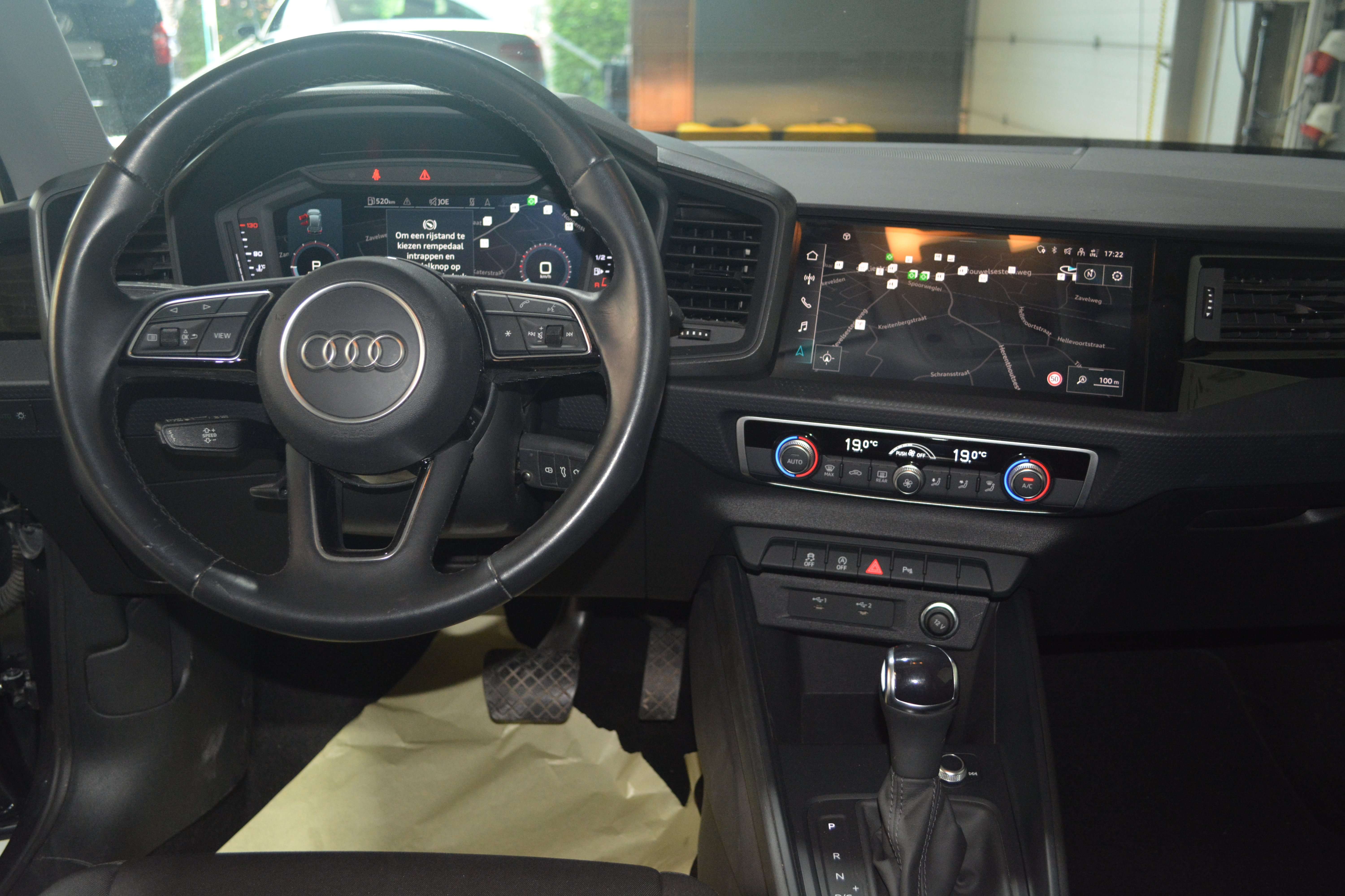 Audi A1 Sportback 25 TFSI  S tronic (EU6AP) / NAVI / APPLE