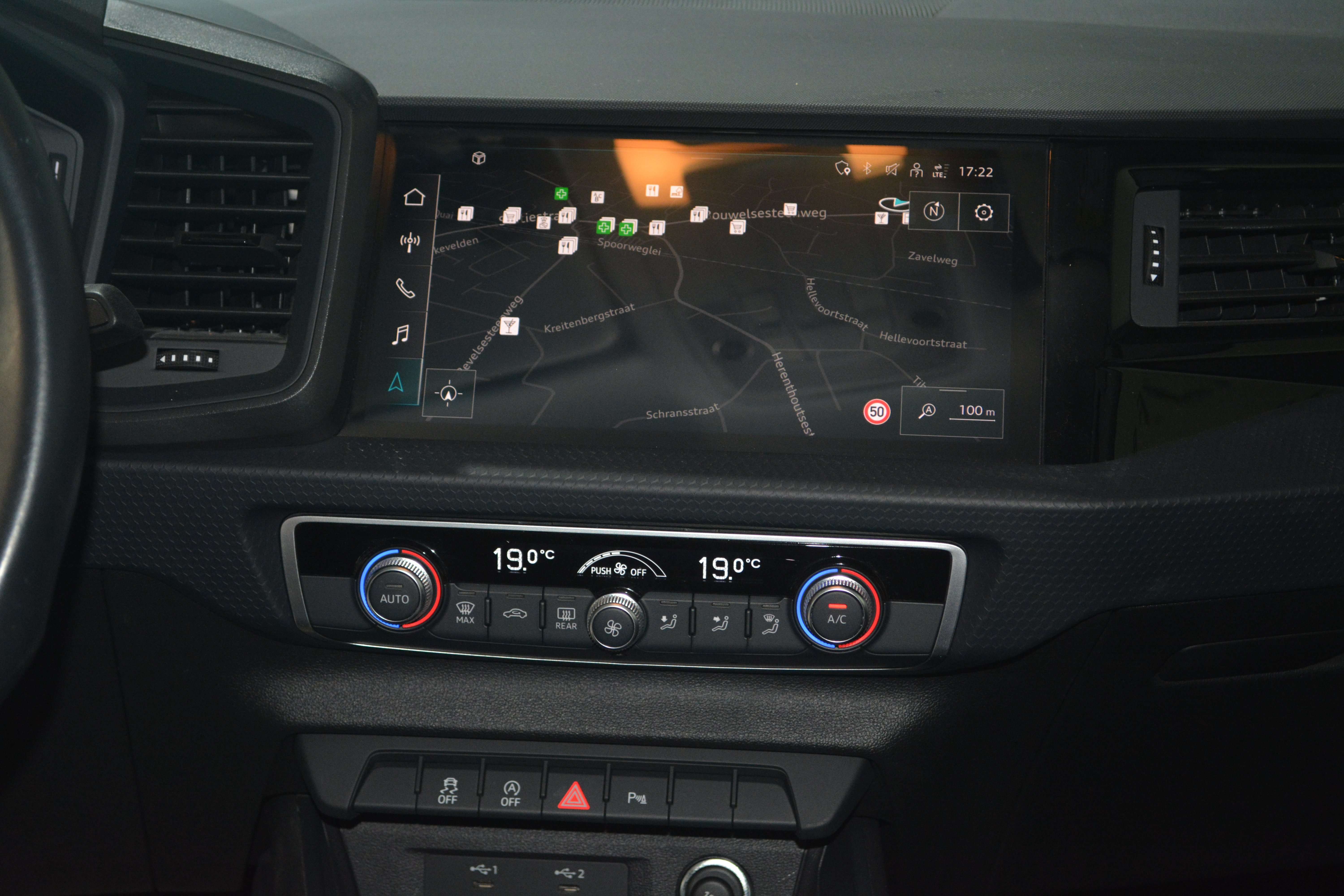 Audi A1 Sportback 25 TFSI  S tronic (EU6AP) / NAVI / APPLE