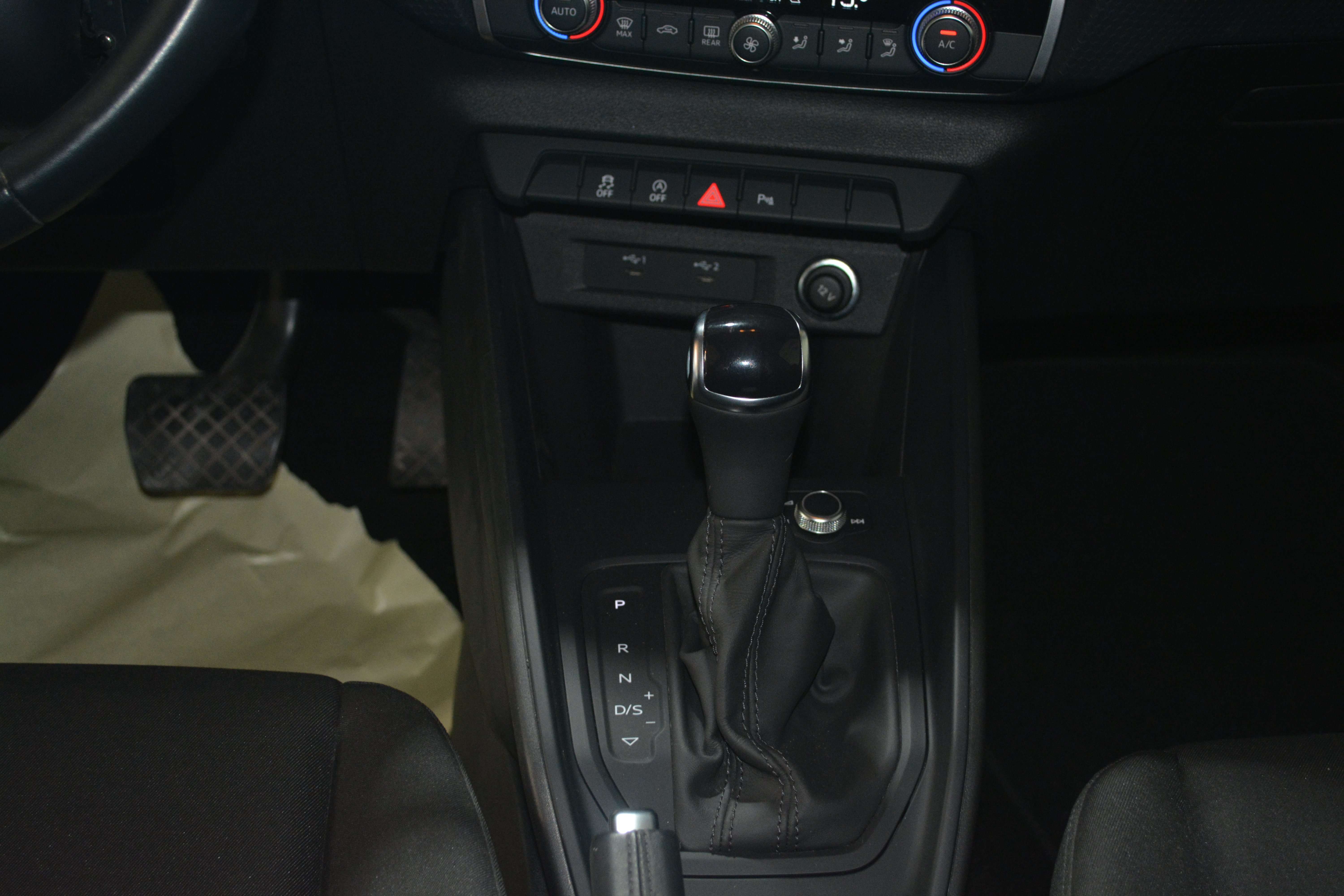 Audi A1 Sportback 25 TFSI  S tronic (EU6AP) / NAVI / APPLE