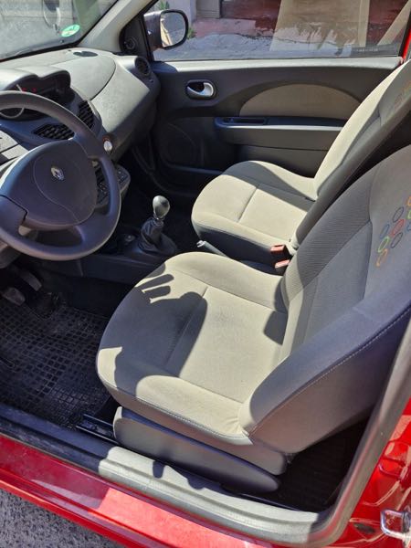Renault Twingo 2011 Renault Twingo II lev 16v