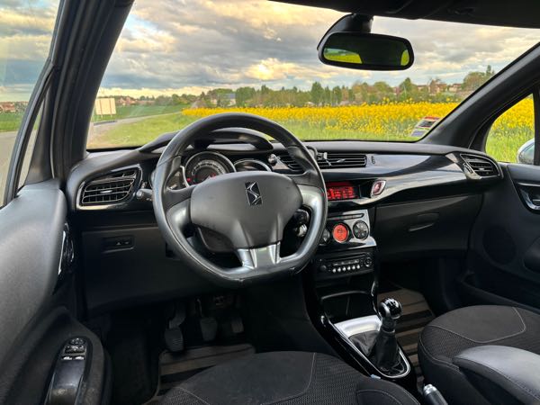 Citroen Ds3 (2) 1.6 E-HDI 90 SO CHIC