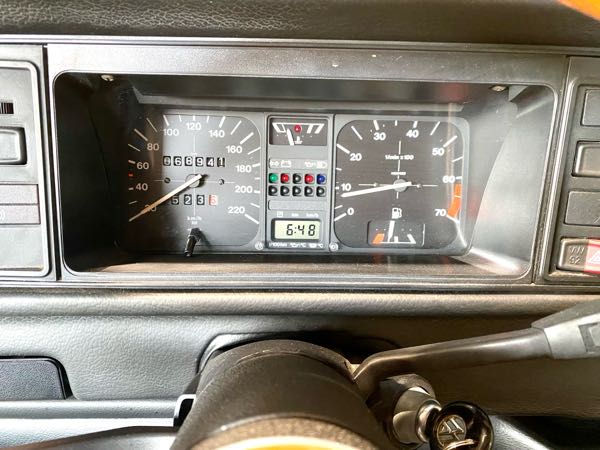 Volkswagen Golf White spécial karman 1.8i 98ch