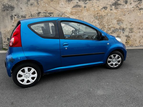 Peugeot 107 à vendre Peugeot 107 1.0 essence très propre rien à prévoir