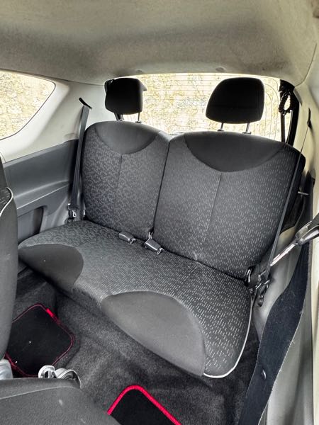 Peugeot 107 à vendre Peugeot 107 1.0 essence très propre rien à prévoir