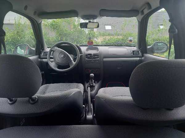 Renault Clio III (2) 1.2 80 EXTREME CLAIRE QUICKSHIFT 5 5P