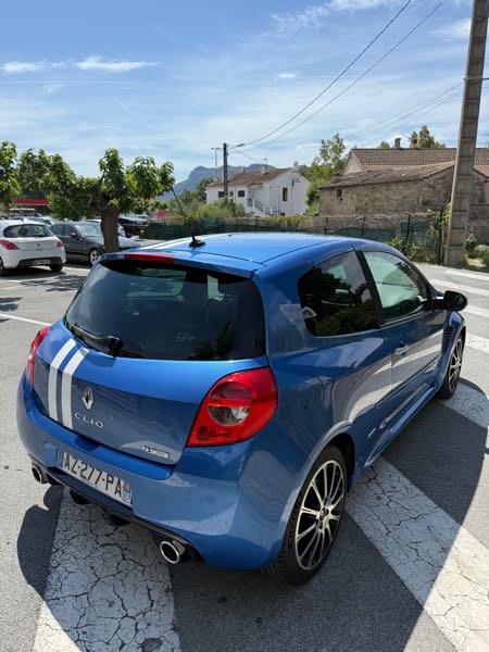 Renault Clio III (2) 2.0 16V 203 RS GORDINI