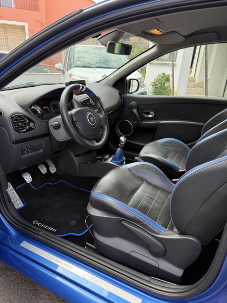 Renault Clio III (2) 2.0 16V 203 RS GORDINI
