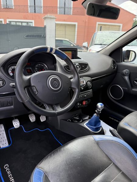Renault Clio III (2) 2.0 16V 203 RS GORDINI