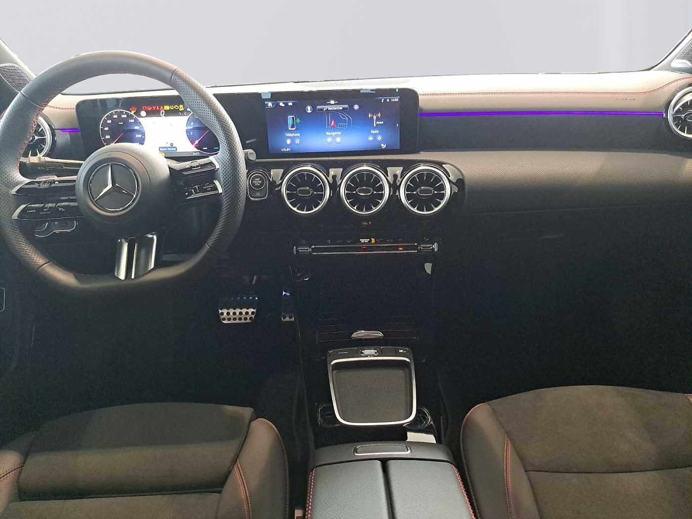 Mercedes-Benz CLA 200  Coupé AMG Line