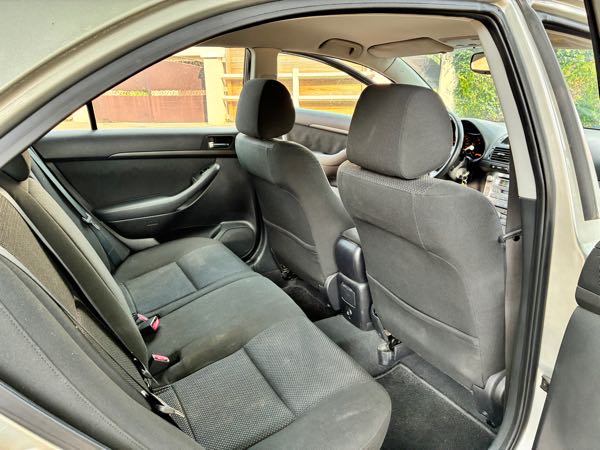 Toyota Avensis II 115 D-4D PACK GPS 5P