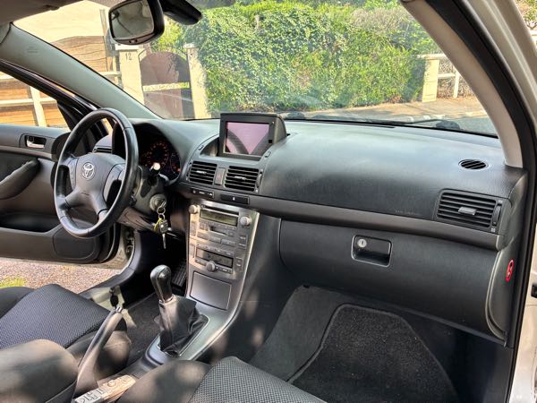 Toyota Avensis II 115 D-4D PACK GPS 5P