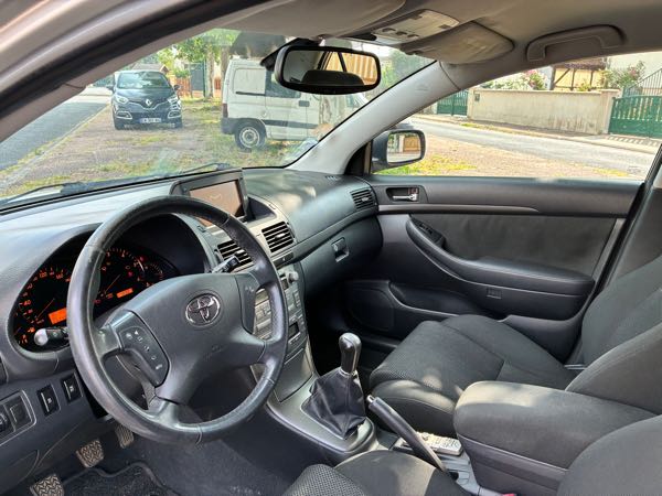 Toyota Avensis II 115 D-4D PACK GPS 5P