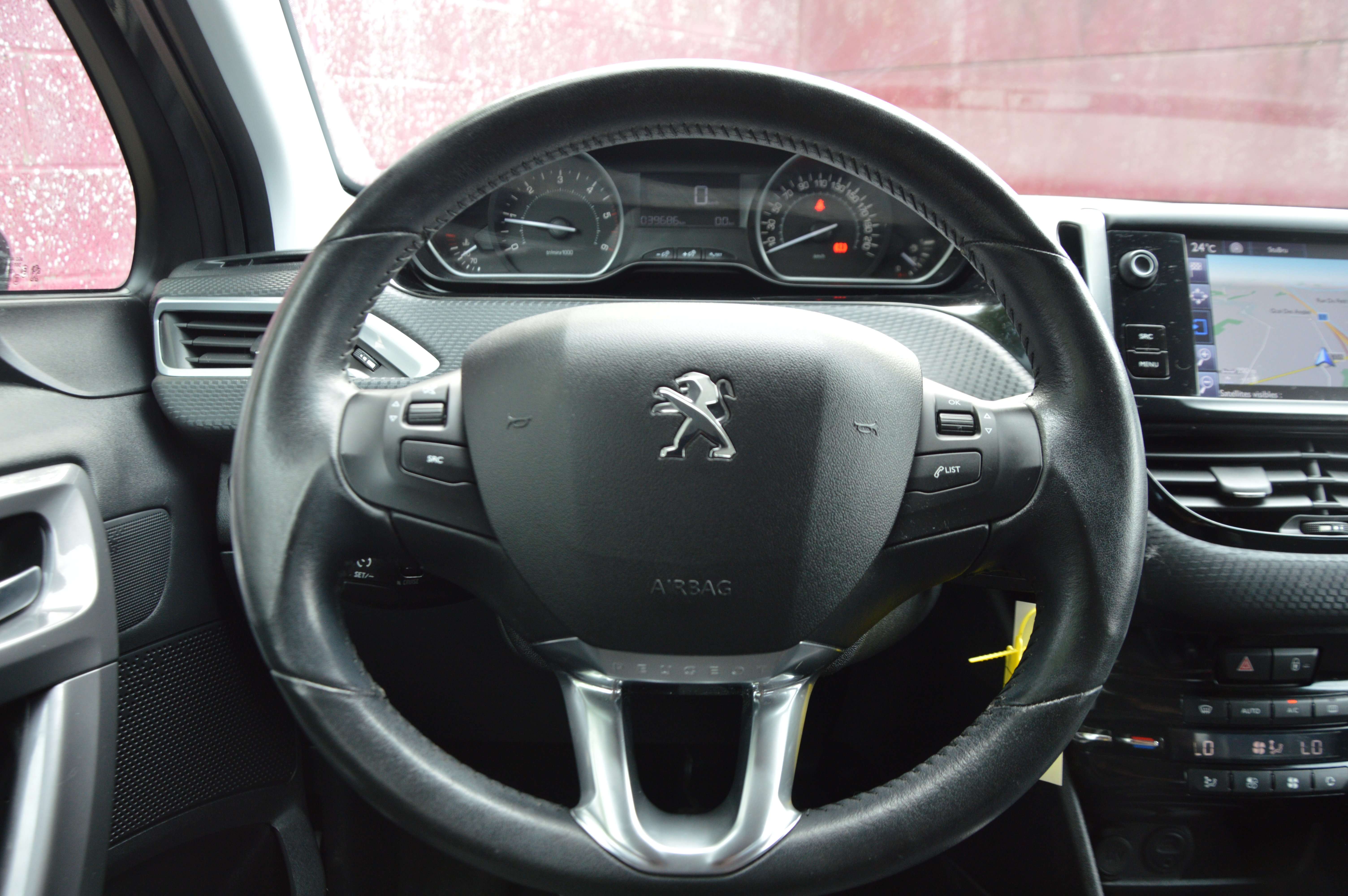 Peugeot 2008 1.6BlueHDi Style NAV SENS AR CLIM 39.686KM