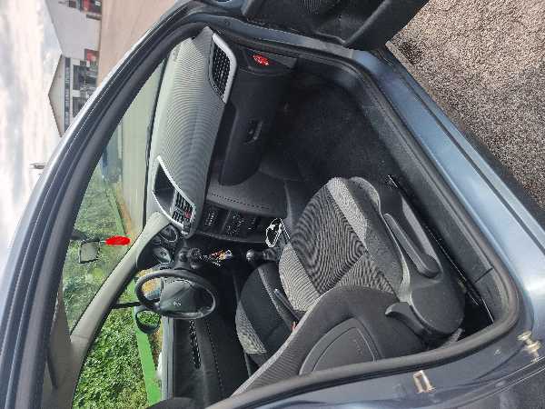 Peugeot 207 1.4 16V 90cv 2e main, suivi complet