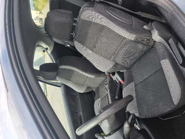 Peugeot 207 1.4 16V 90cv 2e main, suivi complet