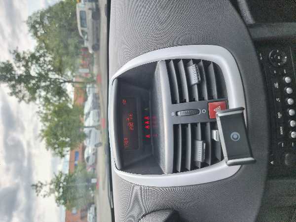 Peugeot 207 1.4 16V 90cv 2e main, suivi complet