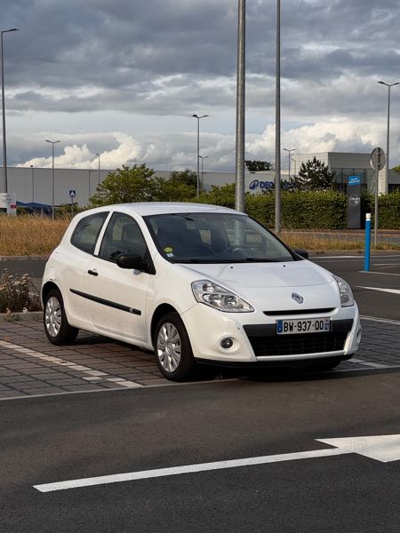 Renault Clio III (2) 1.5 DCI 75 BUSINESS 5P ECO2 EURO5