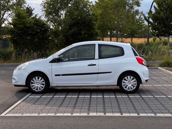 Renault Clio III (2) 1.5 DCI 75 BUSINESS 5P ECO2 EURO5