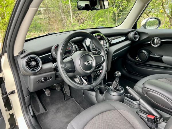 Mini COOPER Mini Cooper one 2016 1.2 essence