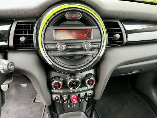 Mini COOPER Mini Cooper one 2016 1.2 essence