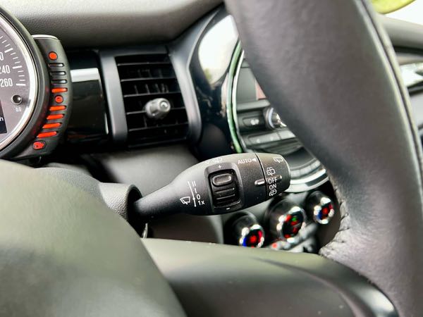 Mini COOPER Mini Cooper one 2016 1.2 essence