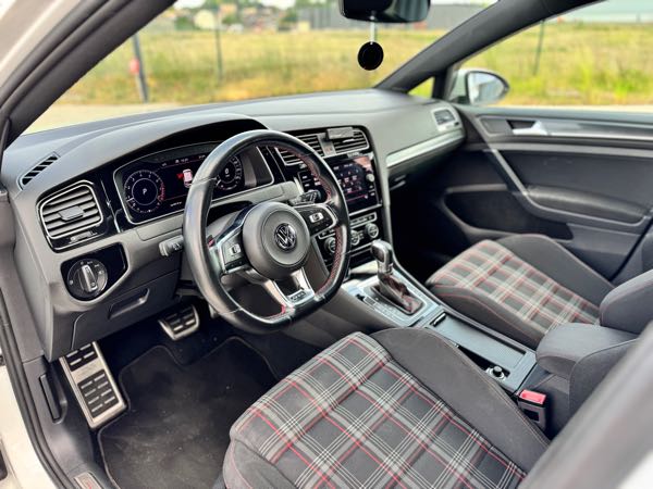 Volkswagen Golf Volkswagen Golf 7.5 GTI -dsg - 2018 - 125.000 km
