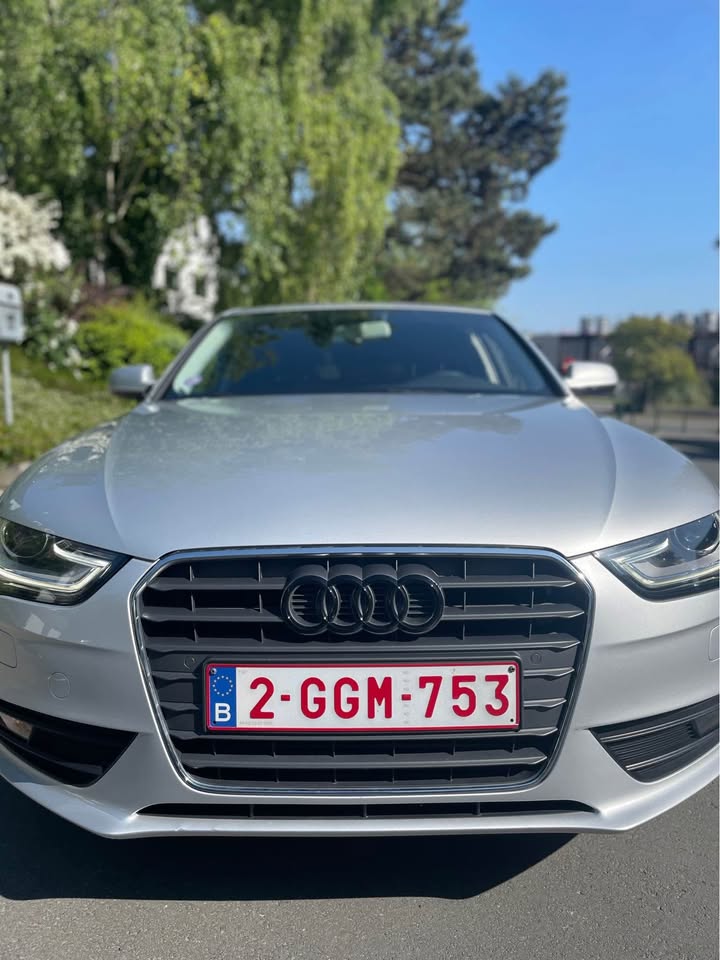 Audi A4 IV (2) 1.8 TFSI 120 AMBIENTE