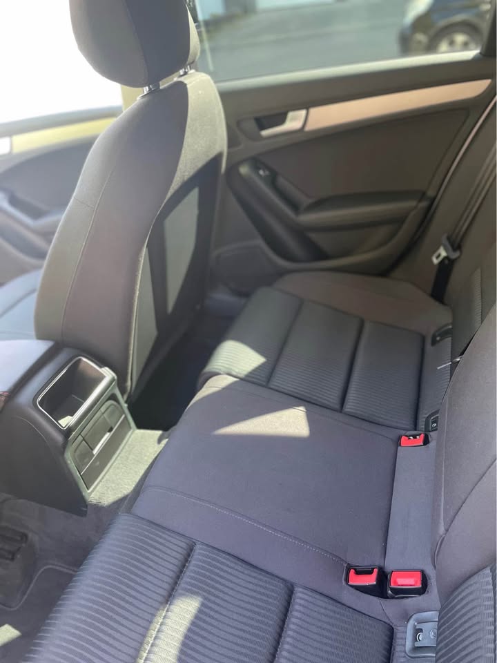 Audi A4 IV (2) 1.8 TFSI 120 AMBIENTE
