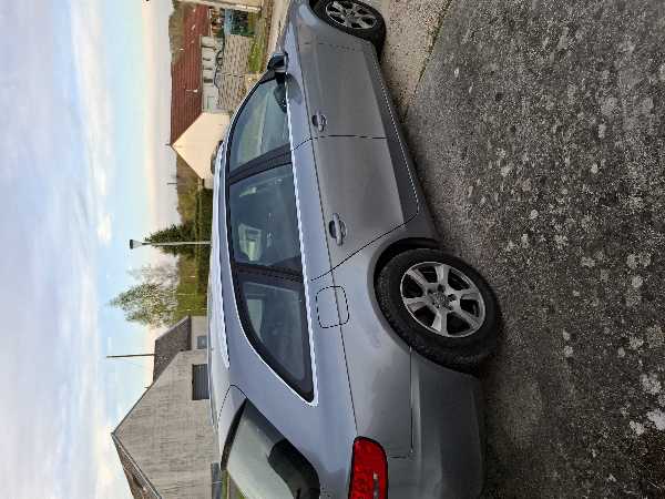 Audi A4 IV (2) AVANT 2.0 TDI 136 ULTRA ATTRACTION
