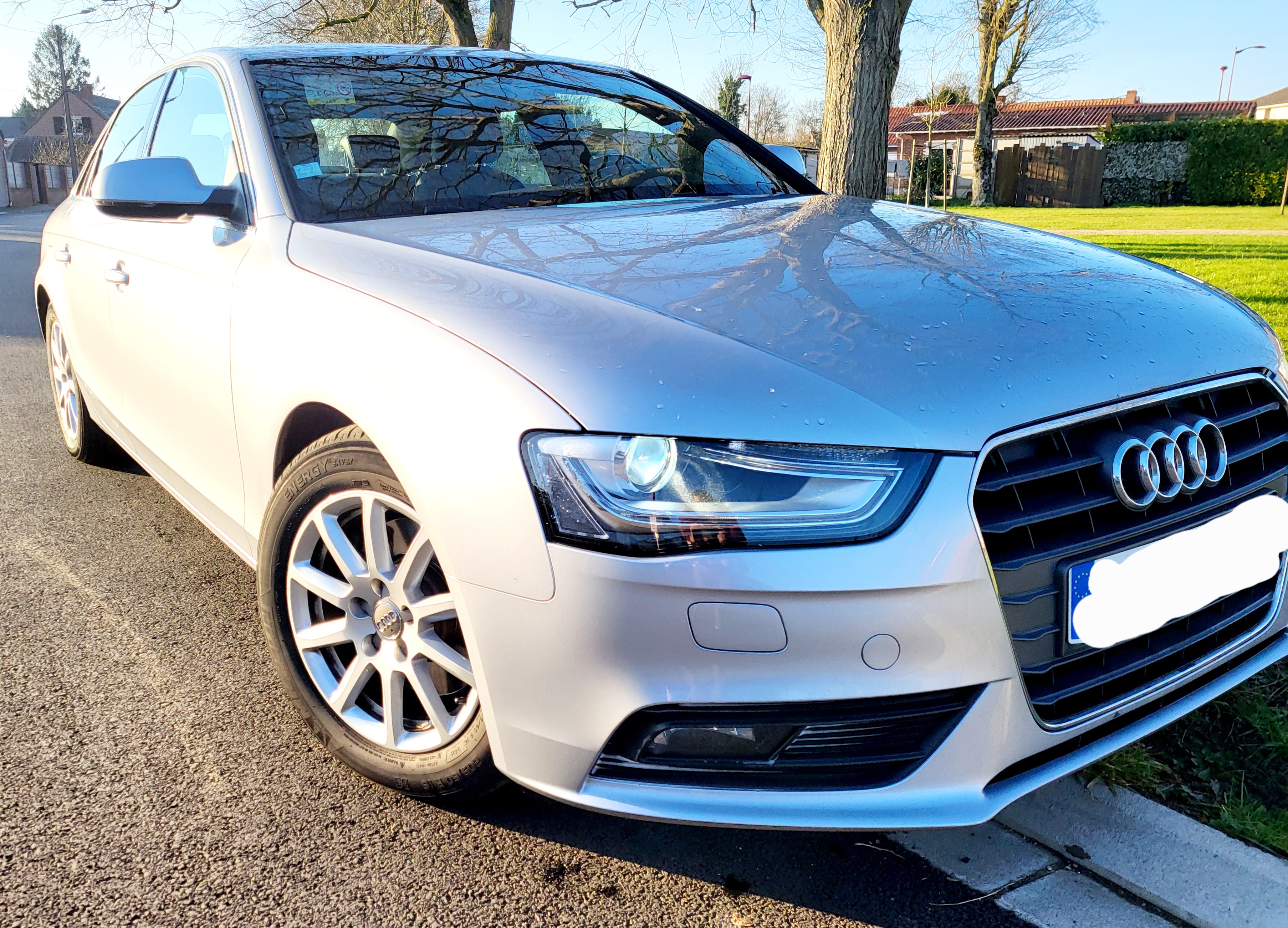 Audi A4 III 2.0 TDI 140 AMBITION LUXE