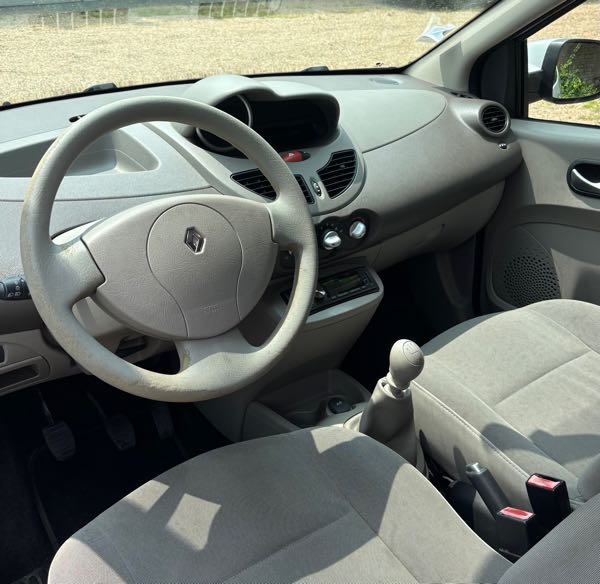 Renault Twingo II 1.2 16V 75 TREND