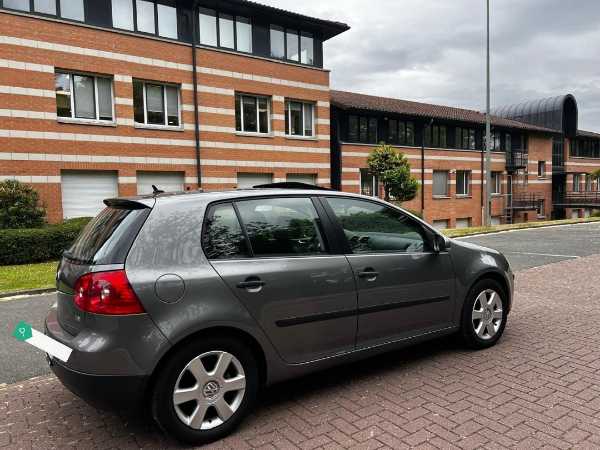 Volkswagen Golf V 1.9 TDI 105 CARAT DSG AUTO 6850 €
