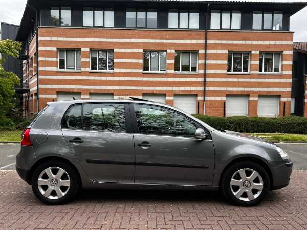 Volkswagen Golf V 1.9 TDI 105 CARAT DSG AUTO 6850 €