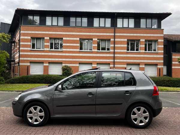 Volkswagen Golf V 1.9 TDI 105 CARAT DSG AUTO 6850 €