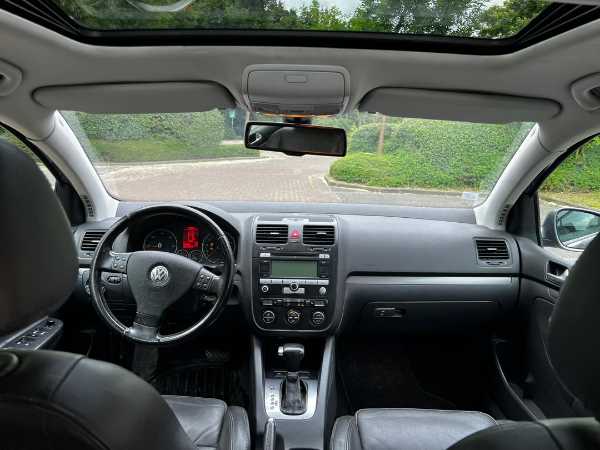 Volkswagen Golf V 1.9 TDI 105 CARAT DSG AUTO 6850 €