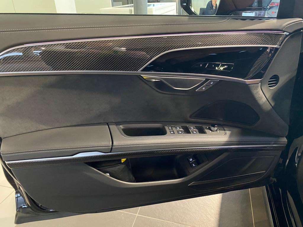 Audi A8 Audi A8 HYBRIDE 60 TFSI e quattro 340(462) kW(ch) tiptronic