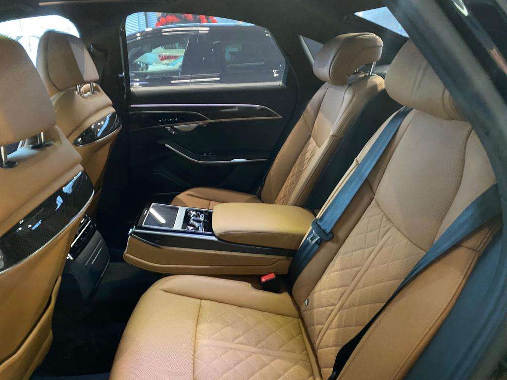 Audi A8 Audi A8 HYBRIDE 60 TFSI e quattro 340(462) kW(ch) tiptronic