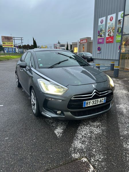 Ds 5 ds5 2 litre 163 chevaux propre