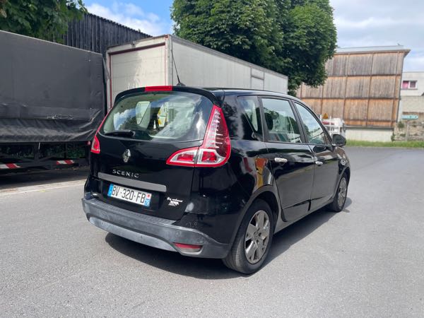 Renault Scenic II (2) 1.6 16V 110 DYNAMIQUE