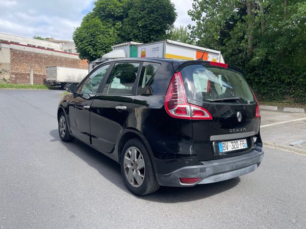 Renault Scenic II (2) 1.6 16V 110 DYNAMIQUE